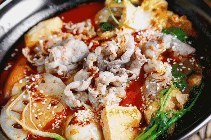 加盟杨国福麻辣烫，轻松<a href=https://www.cocscn.cn/ target=_blank class=infotextkey>创业</a>当老板