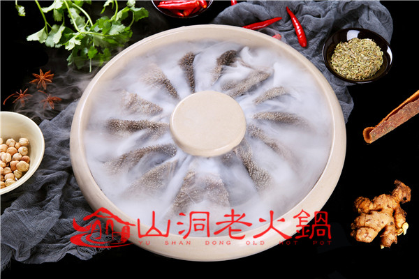 重庆老<a href=/listinfo-22-0.html target=_blank class=infotextkey>火锅</a>当地人推荐？这家店一直深受重庆热喜爱！