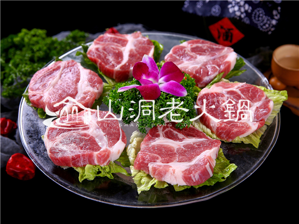 重庆老<a href=/listinfo-22-0.html target=_blank class=infotextkey>火锅</a>当地人推荐？这家店一直深受重庆热喜爱！