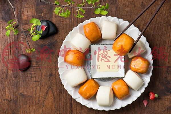 重庆当地人去哪吃<a href=/listinfo-22-0.html target=_blank class=infotextkey>火锅</a>？吃货们都秘密打卡的<a href=/listinfo-22-0.html target=_blank class=infotextkey>火锅</a>店