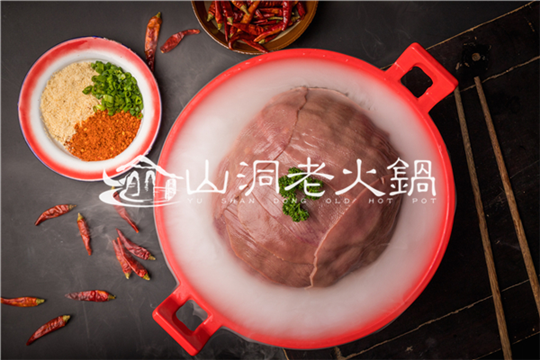 重庆老<a href=/listinfo-22-0.html target=_blank class=infotextkey>火锅</a>哪家最好吃？当地人来为你揭秘！