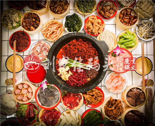 加盟<a href=/listinfo-22-0.html target=_blank class=infotextkey>火锅</a>要投资多少钱？这几项费用问题需要了解
