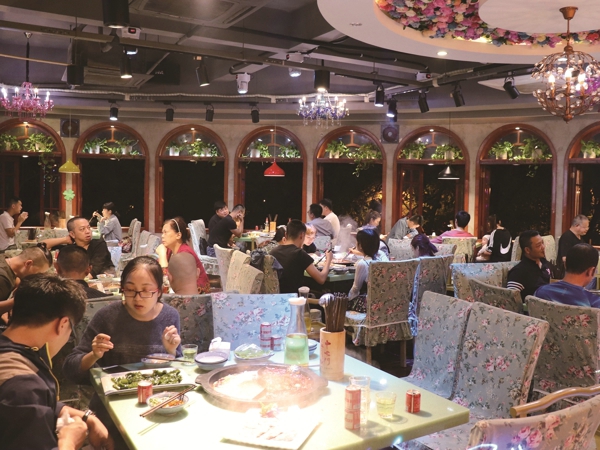 重庆老<a href=/listinfo-22-0.html target=_blank class=infotextkey>火锅</a>哪家好吃？这家还原本真的川渝风味