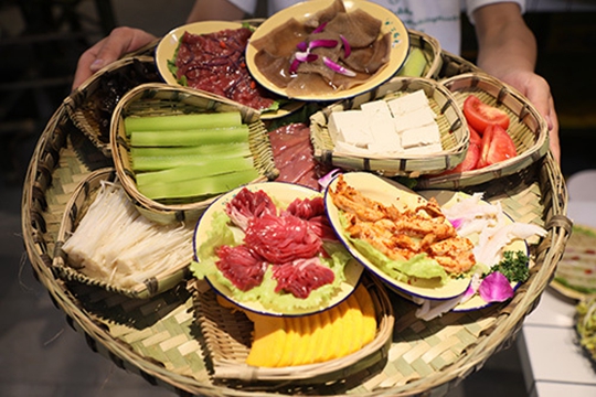 三搭火<a href=/listinfo-22-0.html target=_blank class=infotextkey>火锅</a>