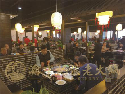 重庆<a href=/listinfo-22-0.html target=_blank class=infotextkey>火锅</a>连锁店加盟哪家好？本地特色推荐的老<a href=/listinfo-22-0.html target=_blank class=infotextkey>火锅</a>