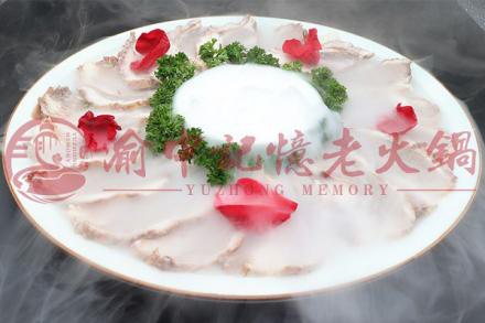 重庆最好吃的<a href=/listinfo-22-0.html target=_blank class=infotextkey>火锅</a>店是哪家？这家一轮一轮的安排上