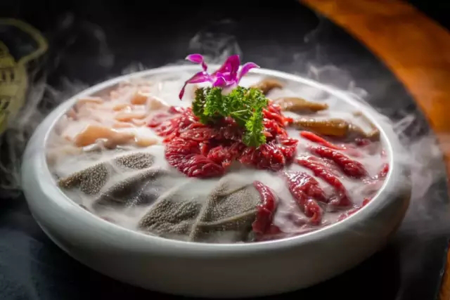 四川<a href=/listinfo-22-0.html target=_blank class=infotextkey>火锅</a>店哪家最出名？所有人独宠的<a href=/listinfo-22-0.html target=_blank class=infotextkey>火锅</a>