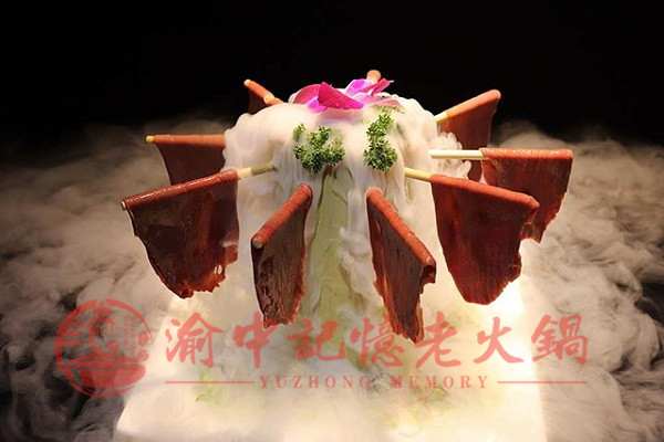 重庆最好吃的<a href=/listinfo-22-0.html target=_blank class=infotextkey>火锅</a>店是哪家？这家一轮一轮的安排上