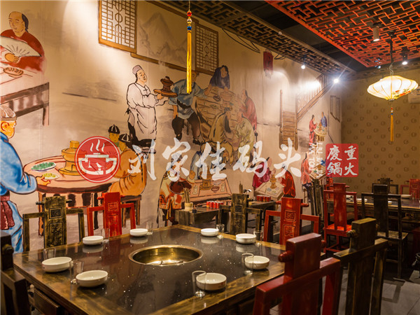 开四川<a href=/listinfo-22-0.html target=_blank class=infotextkey>火锅</a>加盟店大概需要多少钱？零元开店