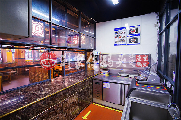 开四川<a href=/listinfo-22-0.html target=_blank class=infotextkey>火锅</a>加盟店大概需要多少钱？零元开店