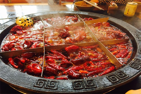 重庆口碑前十的<a href=/listinfo-22-0.html target=_blank class=infotextkey>火锅</a>店：本地人甘愿每天5点钟过来排队！